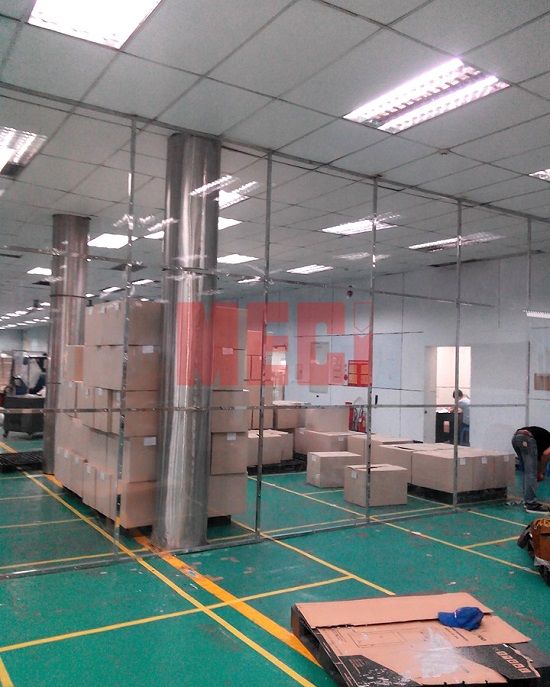 Vách Nhựa PVC Trong Ngăn Nhà Xưởng Lắp Đặt Tại Hưng Yên