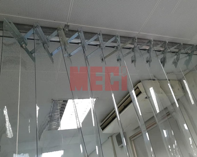 Rèm nhựa pvc lắp đặt kéo xếp