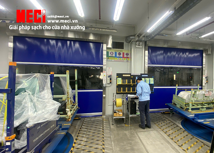Cửa cuốn nhanh tại khu vực thao tác