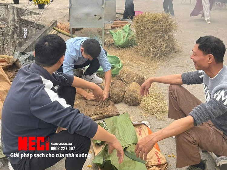 Hoạt động nướng gà đắp đất