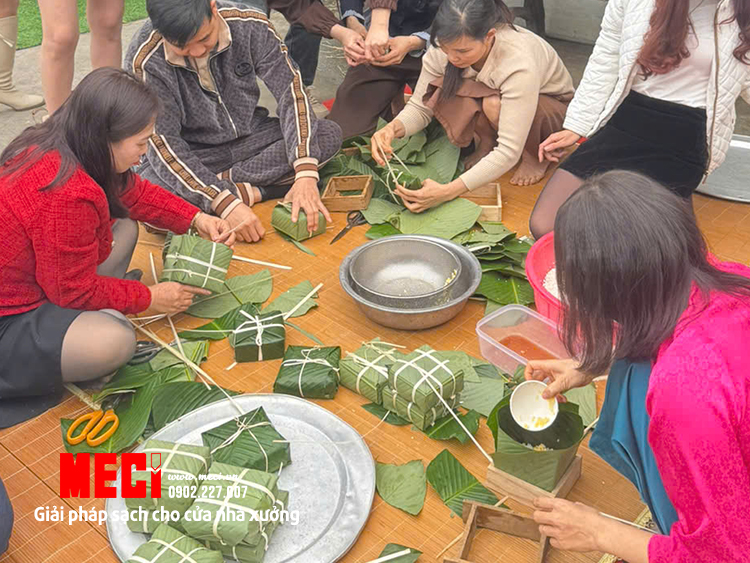 Hoạt động gói bánh trưng